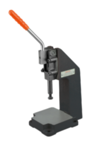 Kniehefboompersen handuitvoering Kniehefboompersen handuitvoering