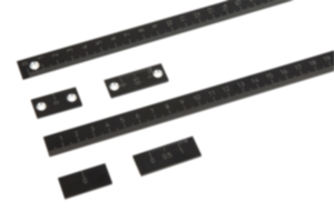 Linialen aluminium, zelfklevend of met boringen, dikte 2 mm Linialen aluminium, zelfklevend of met boringen, dikte 2 mm